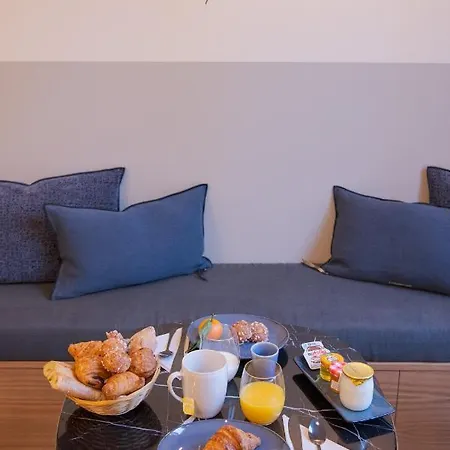 Hotel Tinah Paris, Aboukir