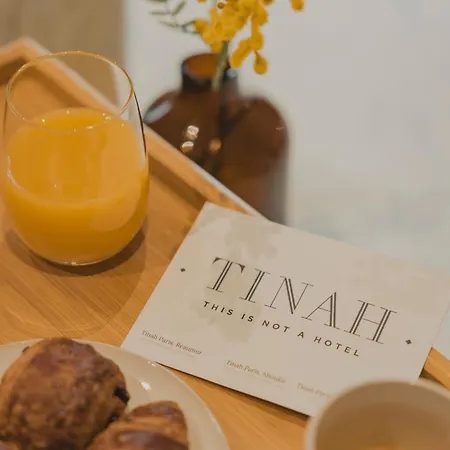 Tinah Paris, Aboukir * Párizs