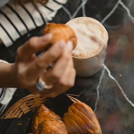 Tinah Paris, Aboukir Paryż