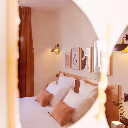 Tinah Paris, Aboukir *