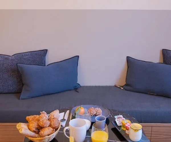 Hotel Tinah Paris, Aboukir