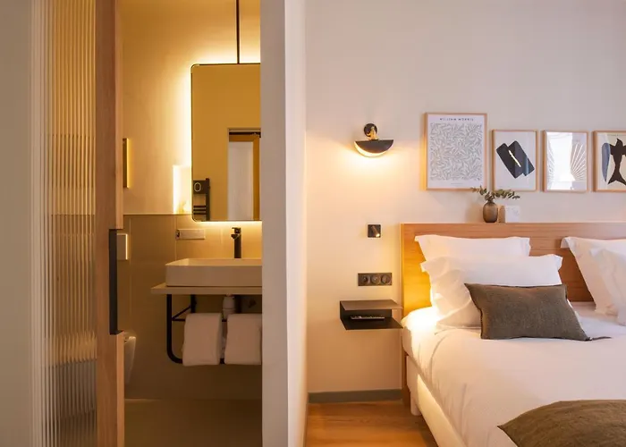 Tinah Paris, Aboukir Hotel *