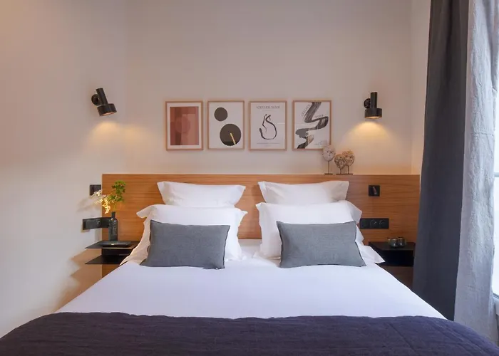 Tinah Paris, Aboukir Hotel Paris