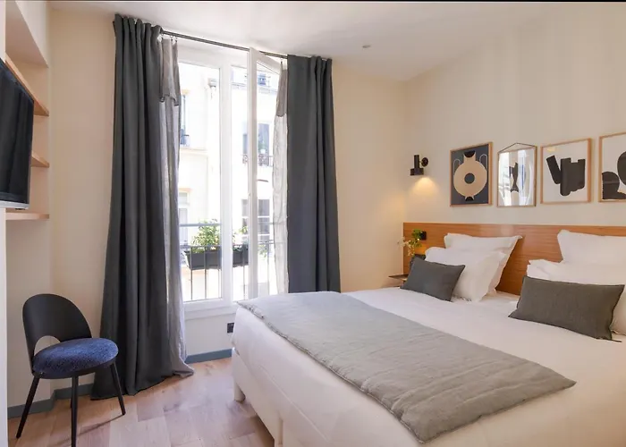 Szálloda Tinah Paris, Aboukir